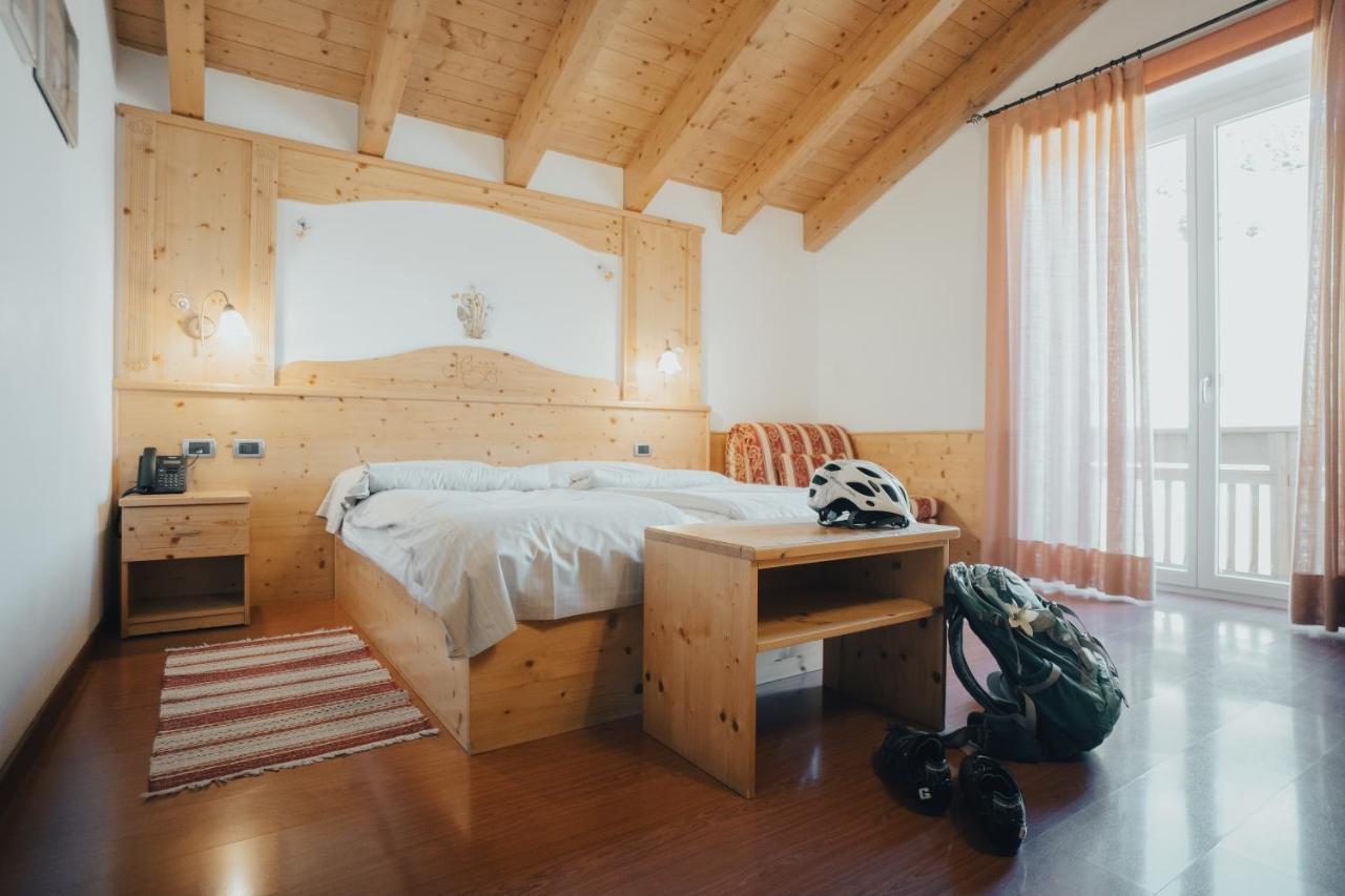 Hotel Bezzi Пассо-дель-Тонале Екстер'єр фото